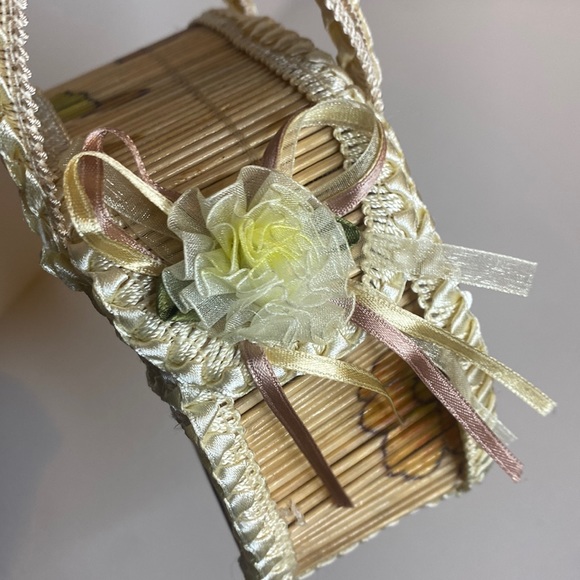 Mini Picnic Basket For Home Decor/Accessorizing - Picture 4 of 5